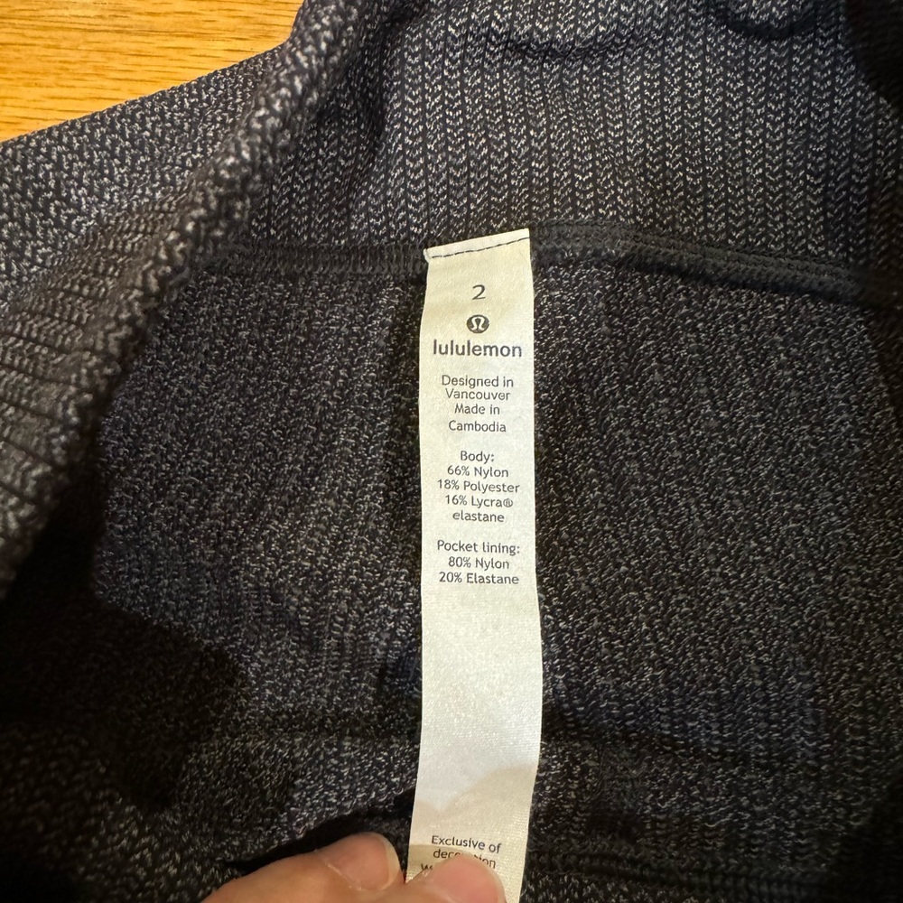 Lululemon size 2. Perfect condition- never worn due to being too tight on me.